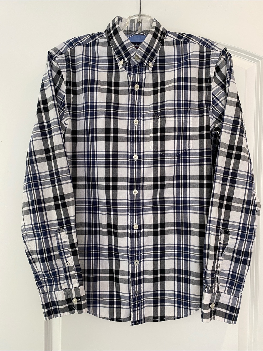 American Eagle Outfitters White, Navy and Black Plaid Button-Down Shirt